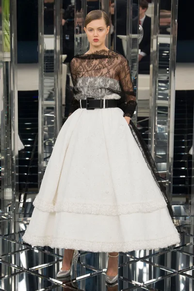 Look 49